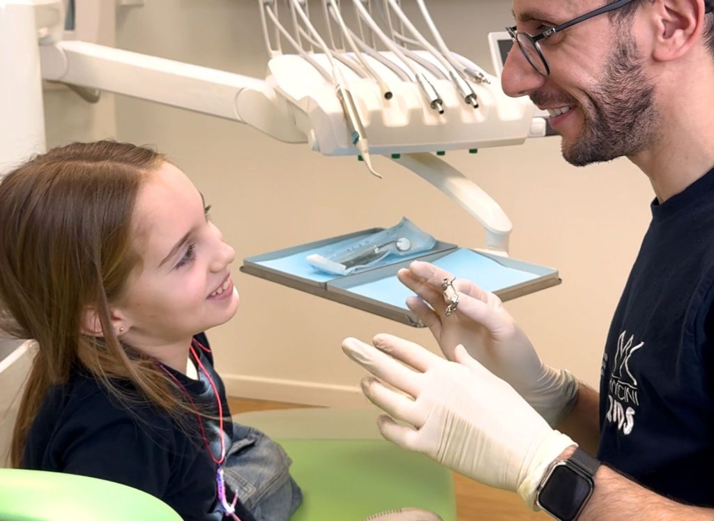 Apparecchio denti bambini: quando serve e come funziona 1 Apparecchio dentale per bambini a Milano - Apparecchio denti bambini