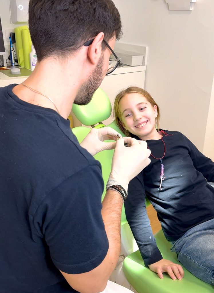 Dentista per bambini a Milano - Apparecchio denti bambini